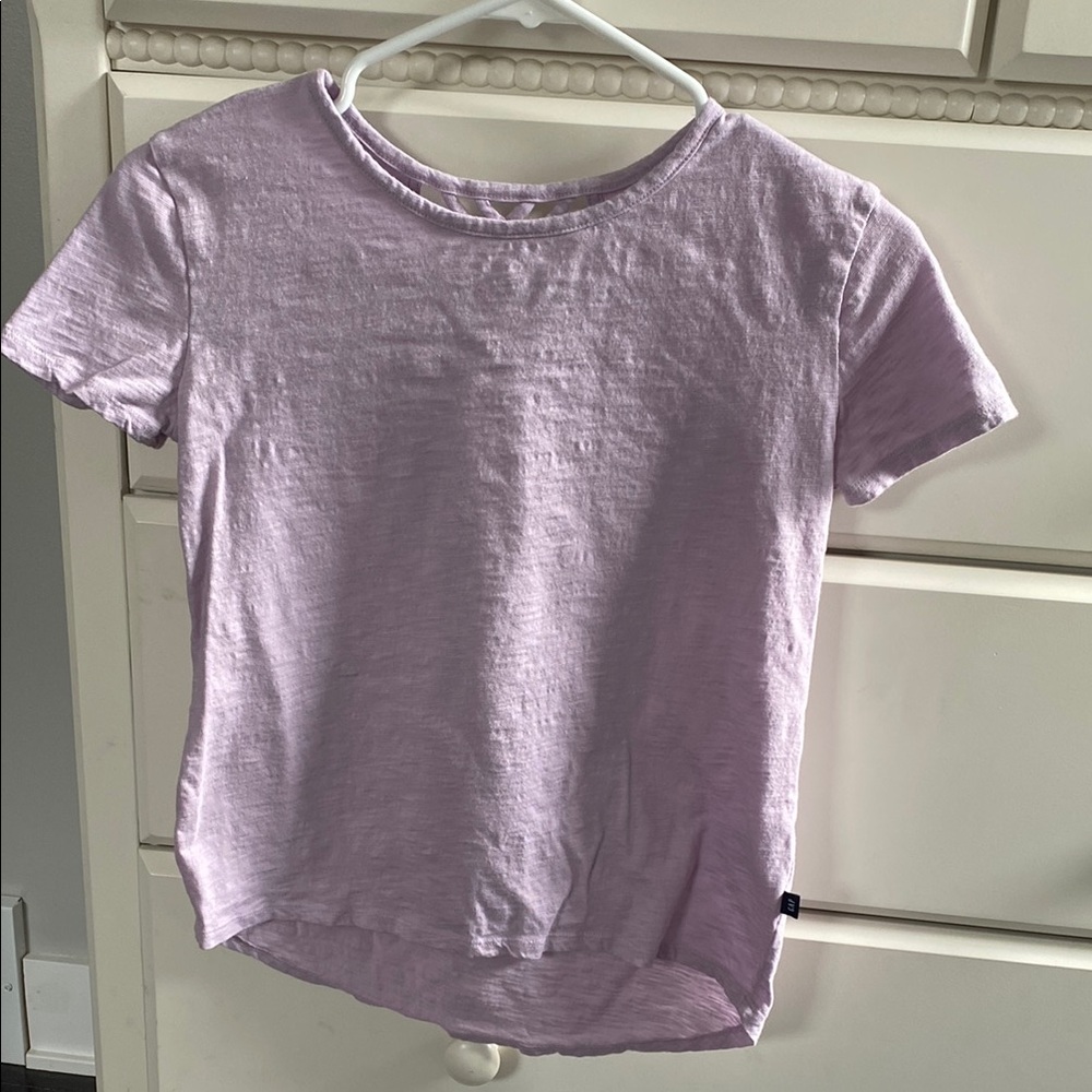 Light Purple Short Sleeve T-Shirt. Size 14/16 Girls